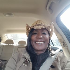 Meet your Posher, Sharon